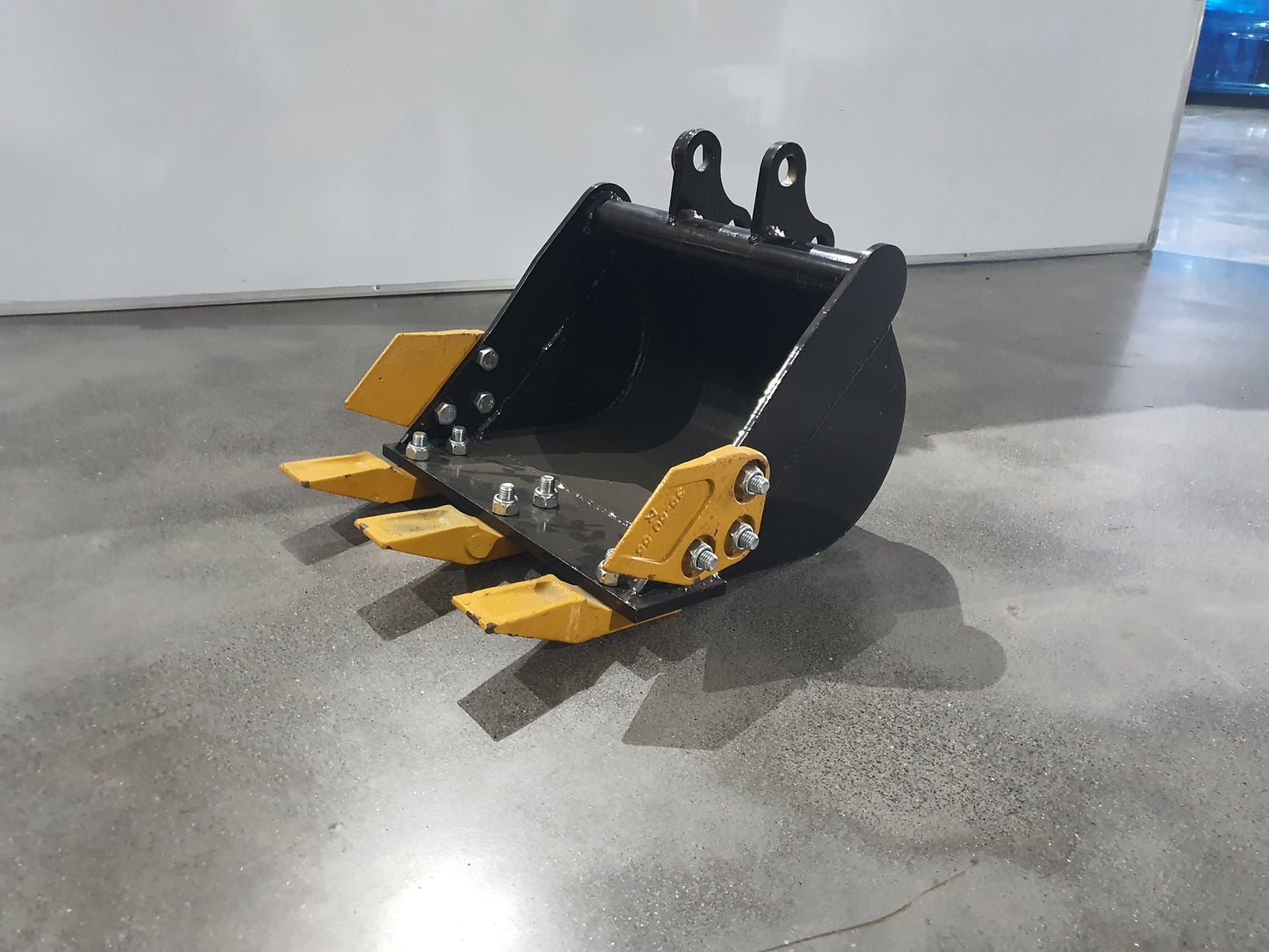 24" Bucket With Teeth For 1 Ton 2 Ton MiniExcavator AGT-12EX-WD24