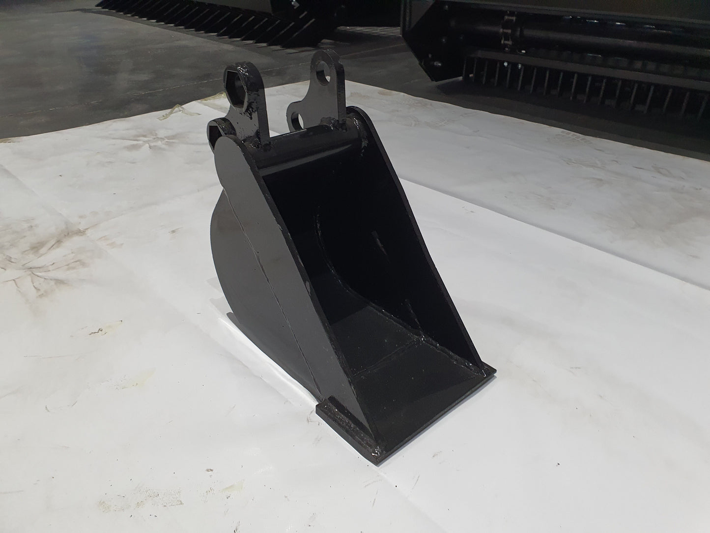 AGT New 8 in Toothless Bucket withoutTeeth 200MM for 1-2 ton Mini Excavator | 12EX-WD08B