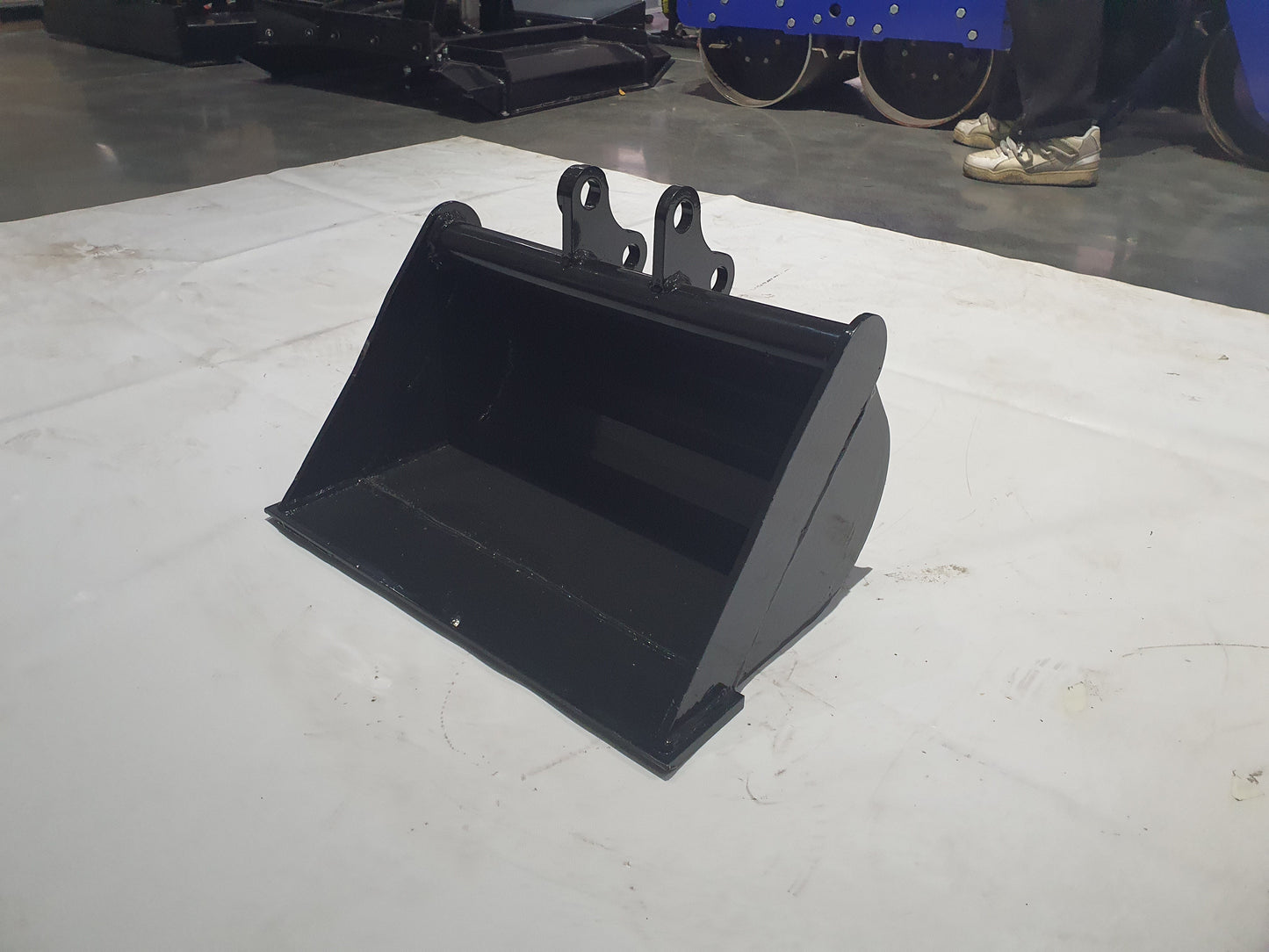 Agrotk 600mm Rock Bucket ToothlessBuckets Mini Excavator Attachment | 12EX-WD24B