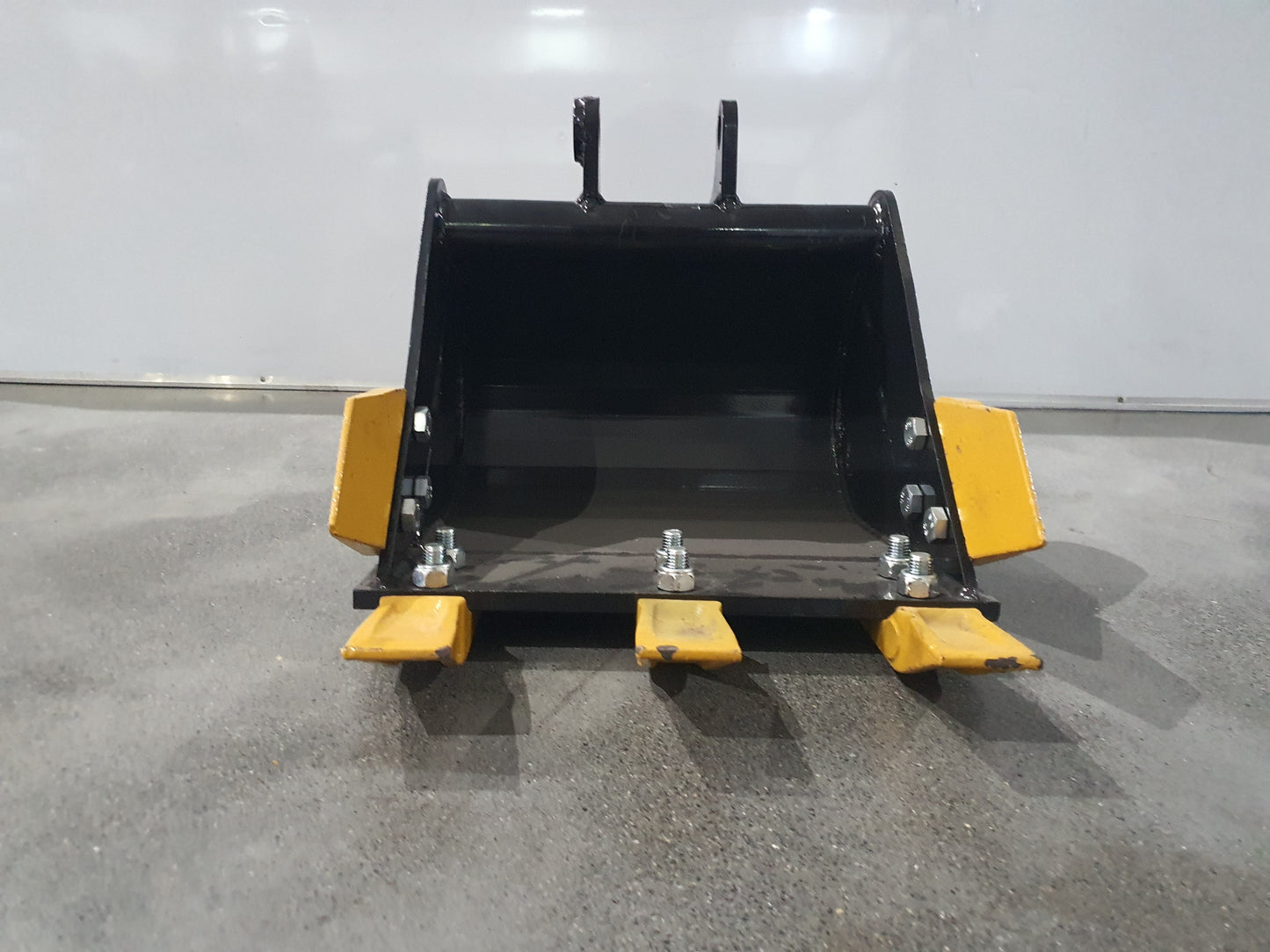 24" Bucket With Teeth For 1 Ton 2 Ton MiniExcavator AGT-12EX-WD24