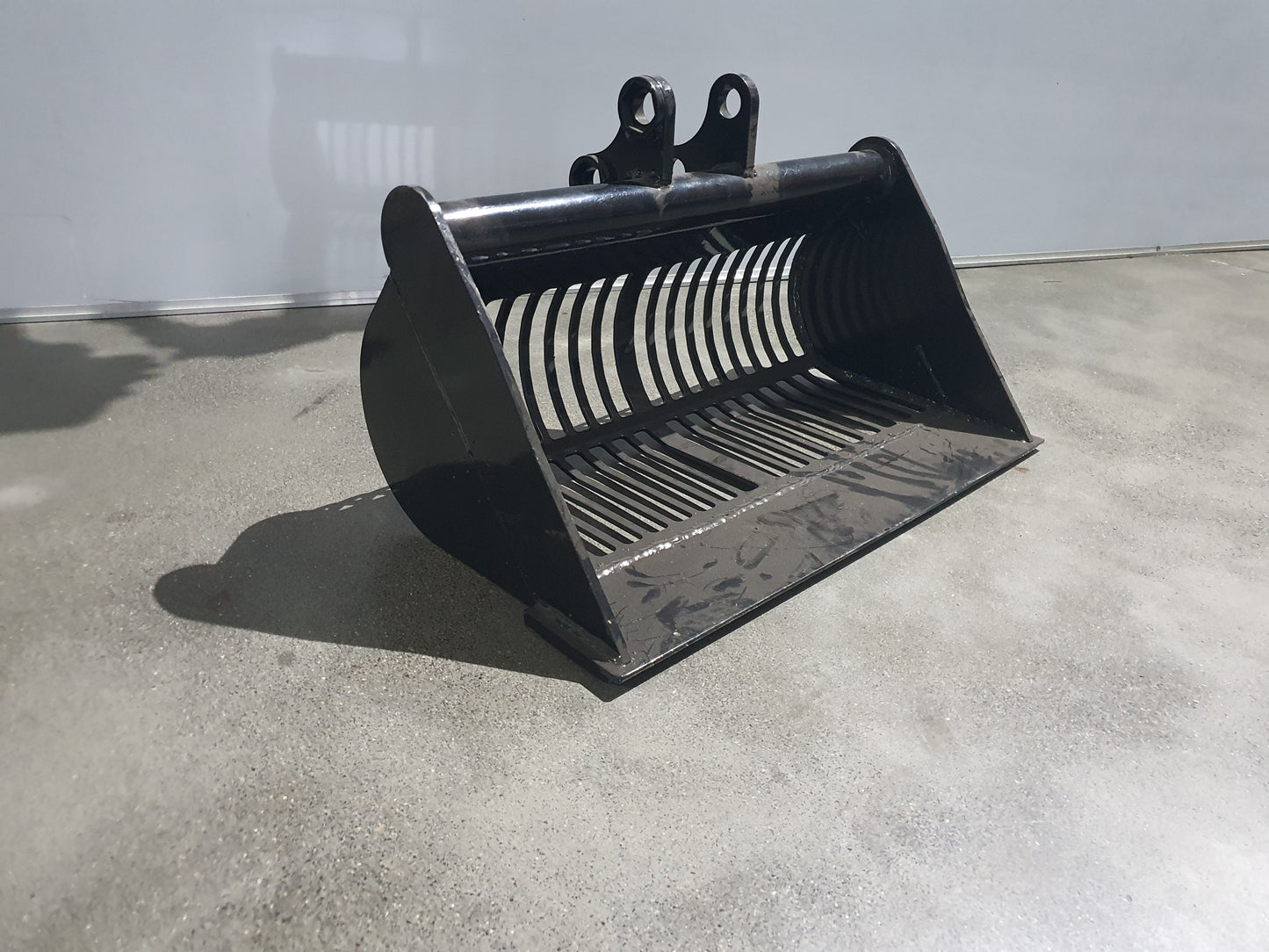 24" Riddle Bucket Skeleton Bucket For 1-2 TonMini Excavators |AGT-12EX-LD24B