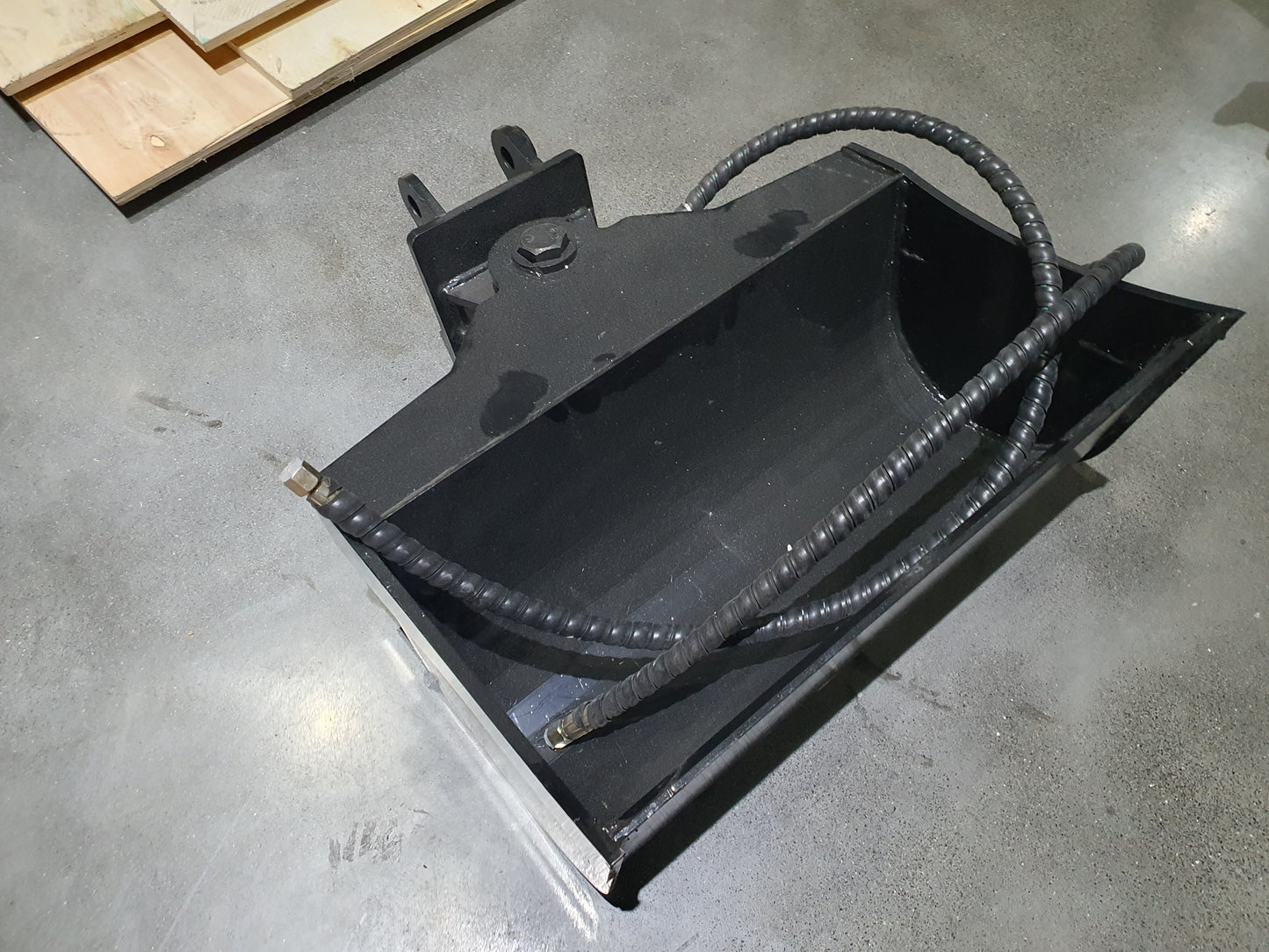 Tilt Bucket 24" 32“ and 40”  for AGT Mini Excavators 12EX-QXD