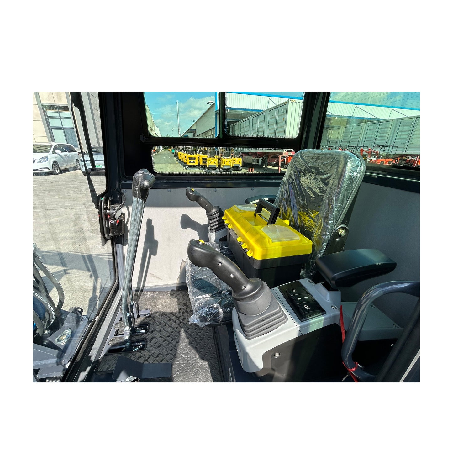 2 Ton Hydraulic Excavator Crawler Digger Gasoline Engine Excavator With Cab MY50R