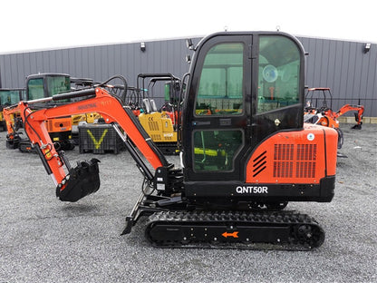 2.5 Ton Mini Excavator Rato Engine 21kW Gasoline Excavator Mini Digger With Hydraulic Thumb Digger QNT50R