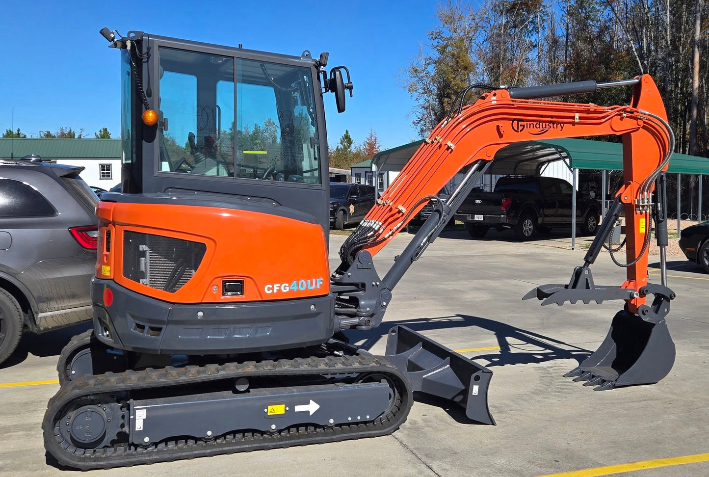 4-Ton Mini Excavator with Kubota Engine With Hydraulic Thumb  | CFG-40UF