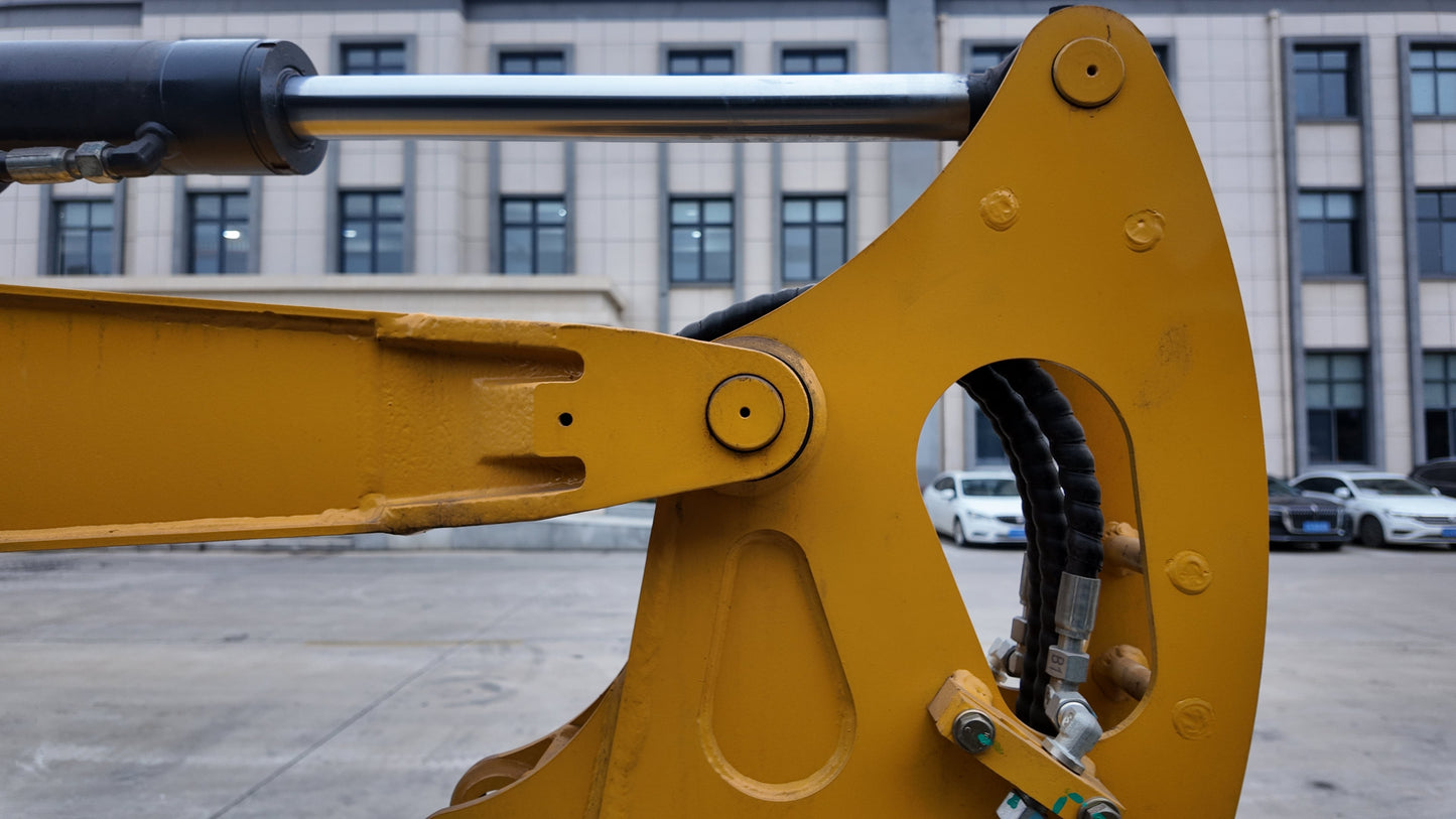 2.8 Ton Yanmar Diesel Engine Miniexcavator W/ Hydraulic Thumb CFG-STE35SR